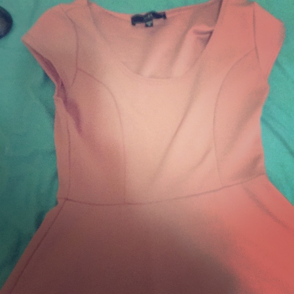 A salmon dress - Picture 1 of 1